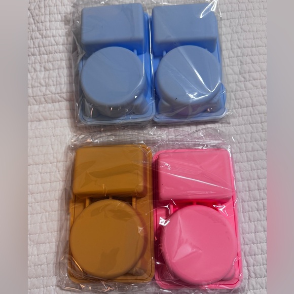 Colorful Silicone Snack Containers - Picture 3 of 4